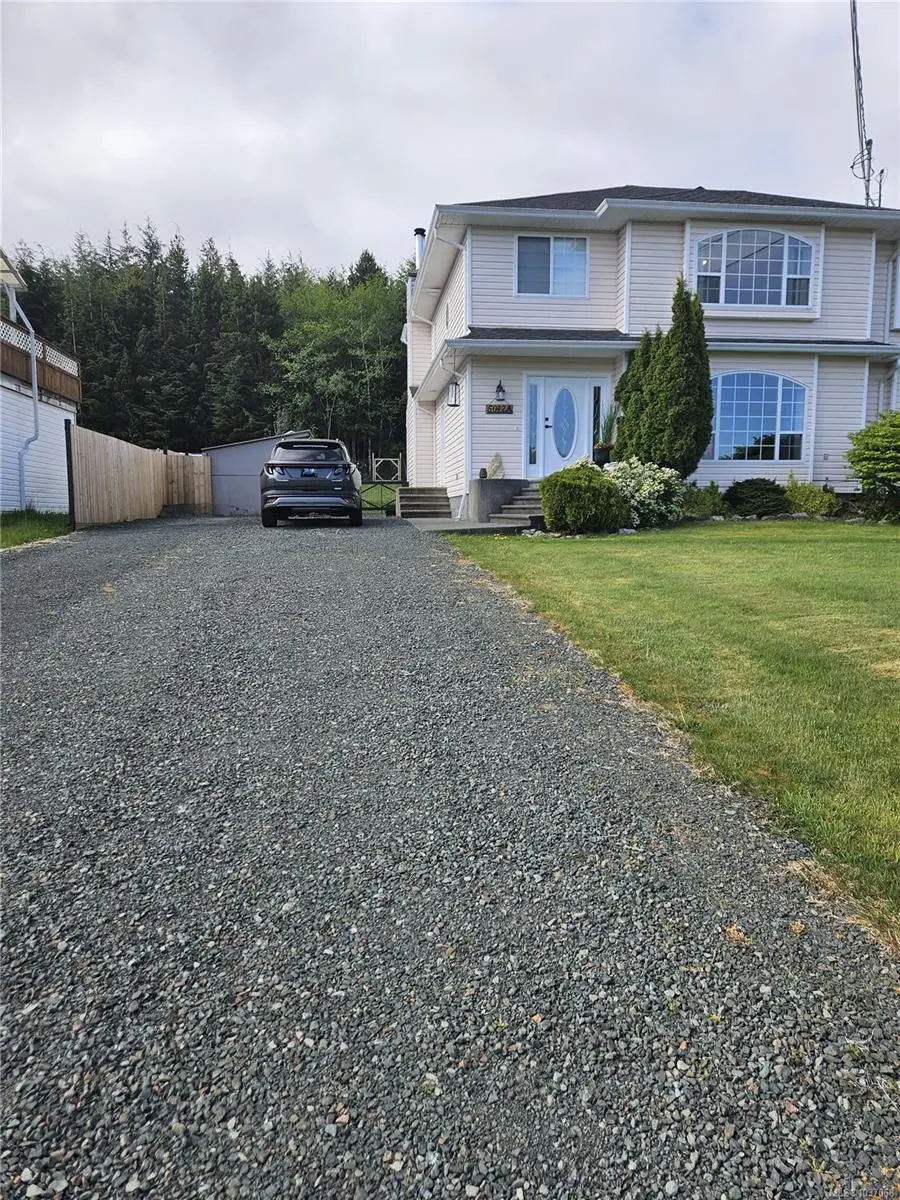 5012 Beaver Harbour Rd #A, Port Hardy BC V0N 2P0