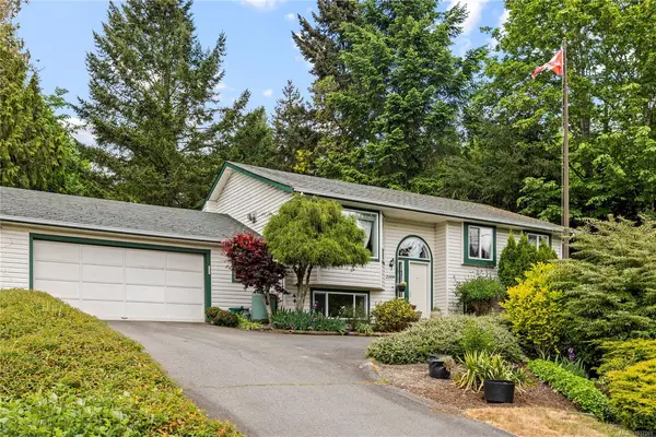 2109 Lakeside Dr, Nanaimo BC V9X 1A8