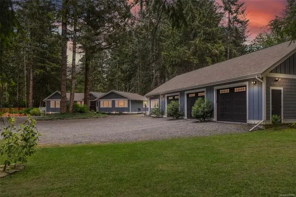 325 Bates Dr, Fanny Bay BC V0R 1W0 - 3 bed, 3.0 bath in Fanny Bay