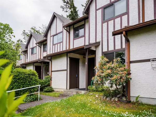 379 Wale Rd # 4, Colwood BC V9B 2P9 - 3 bed, 2 bath in Colwood