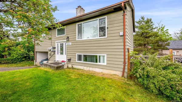 2442 Fitzgerald Ave, Courtenay BC V9N 8K8 - 3 bed, 2 bath in Courtenay