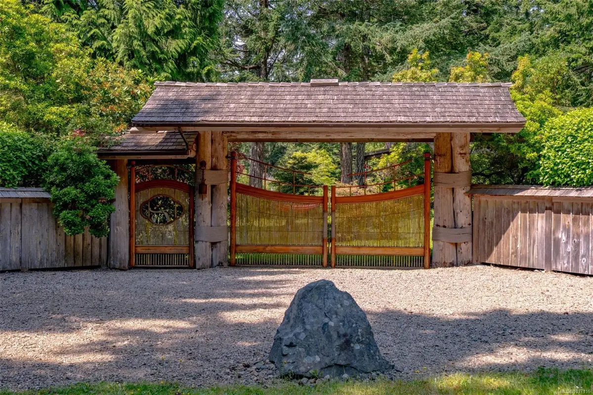 9 Teapot Rd, Lasqueti Island BC V0R 2J0