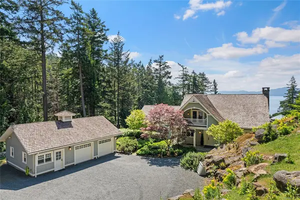 814 Beechwood Dr, Mayne Island BC V0N 2J2 - 5 bed, 7 bath in Mayne Island