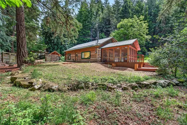 135 Fairway Dr, Salt Spring BC V8K 1M6 - 4 bed, 2 bath in Salt Spring