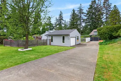 375 Georgia Crt, Comox BC V9M 2W2