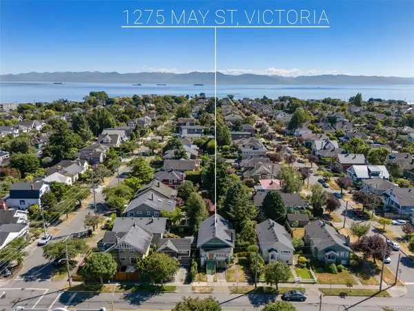 1275 May St, Victoria BC V8V 2T1 - 2 bed, 2.0 bath in Victoria