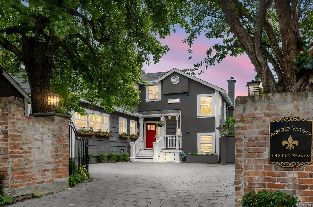 1145 Meares St, Victoria BC V8V 3J9
