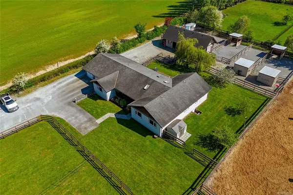 1609 Keating Cross Rd, Central Saanich BC V8M 1W9