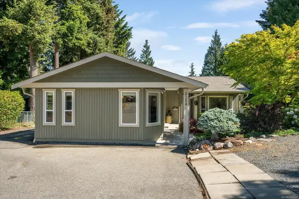5124 Hammond Bay Rd, Nanaimo BC V9T 5B5 - 3 bed, 2 bath in Nanaimo