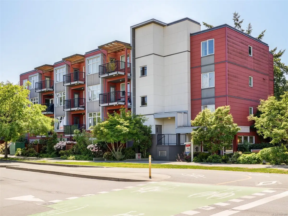4030 Borden St #205, Saanich BC V8X 2E9
