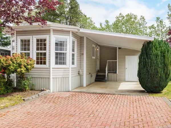 7401 Central Saanich Rd # 20, Central Saanich BC V8M 2B5