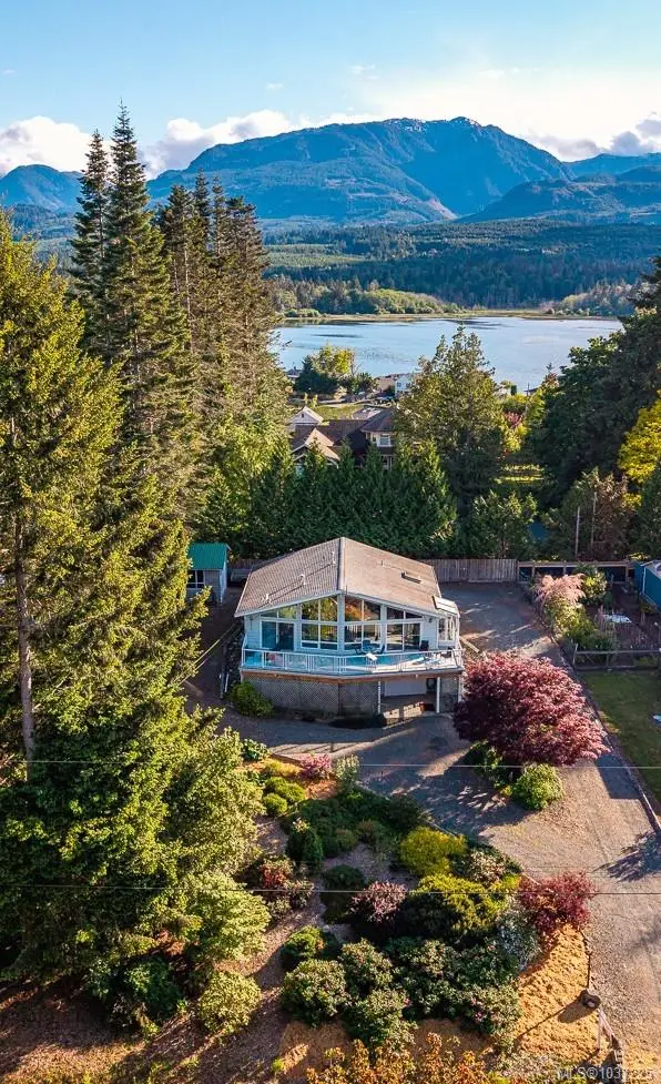 7627 Ships Point Rd, Fanny Bay BC V0R 1W0