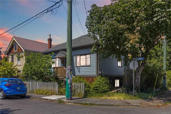 1334 Pembroke St, Victoria BC V8R 1V4