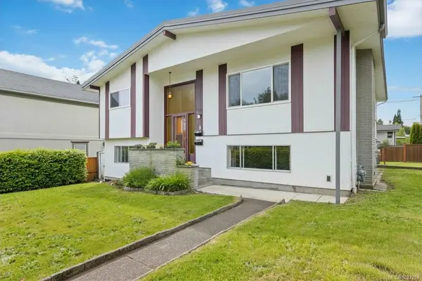 1273 Denman St, Victoria BC V8T 1L8