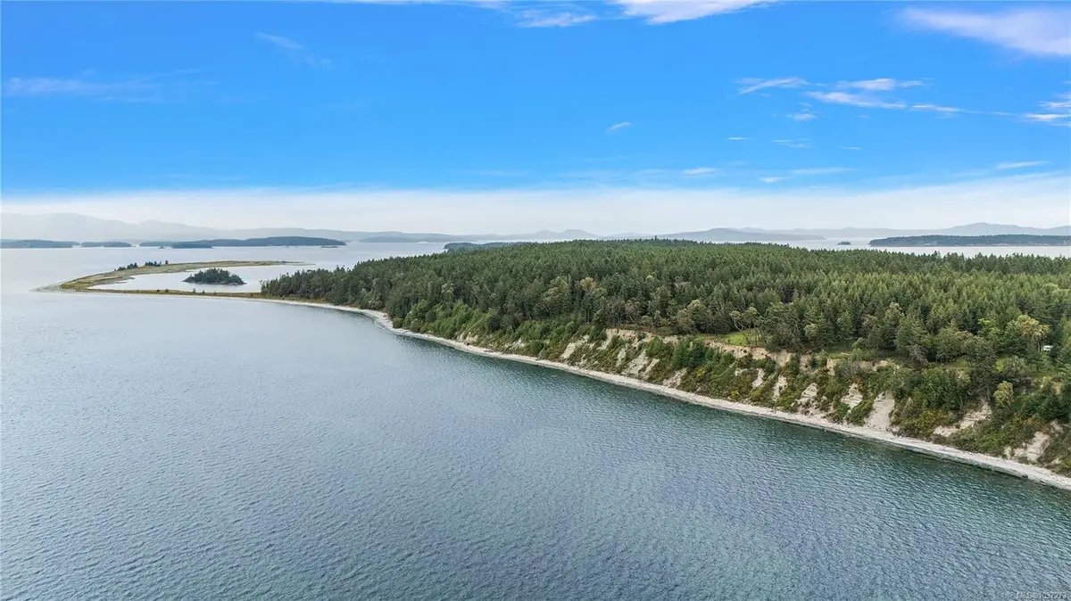345 Evergreen Lane, Sidney Island BC V0N 2G0
