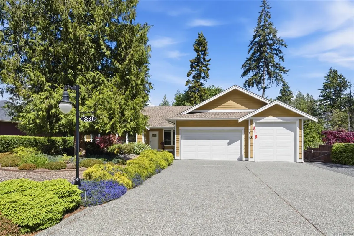 3831 Creekside Dr, Bowser BC V0R 1G0