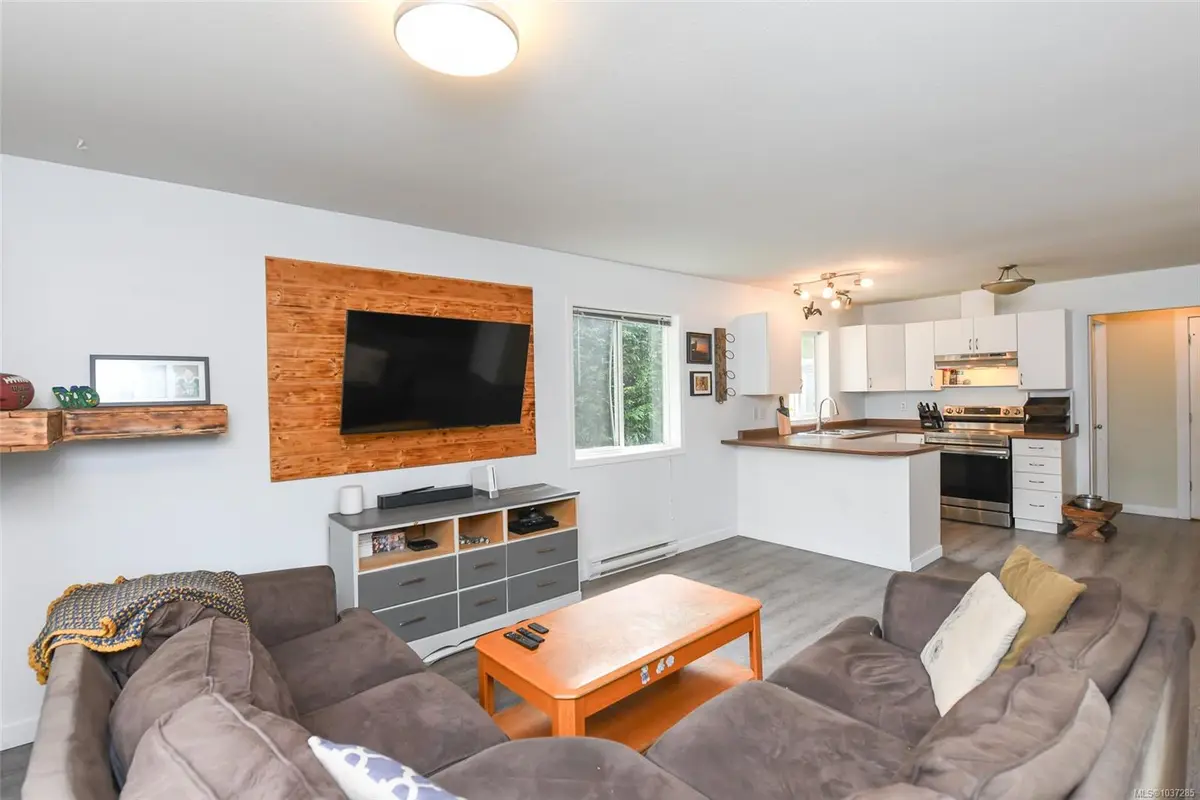 2238 Tamarack Dr, Courtenay BC V9N 9C1