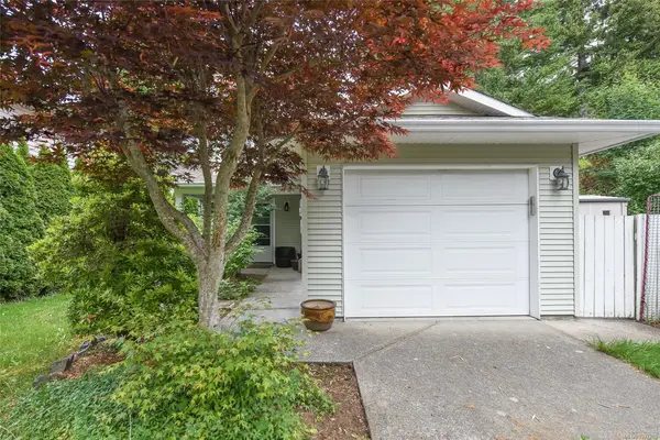 2238 Tamarack Dr, Courtenay BC V9N 9C1