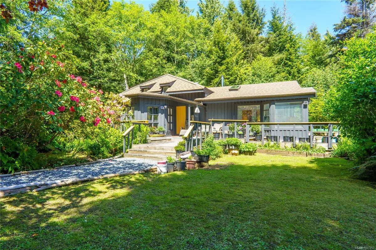 1334 Chesterman Beach Rd, Tofino BC V0R 2Z0