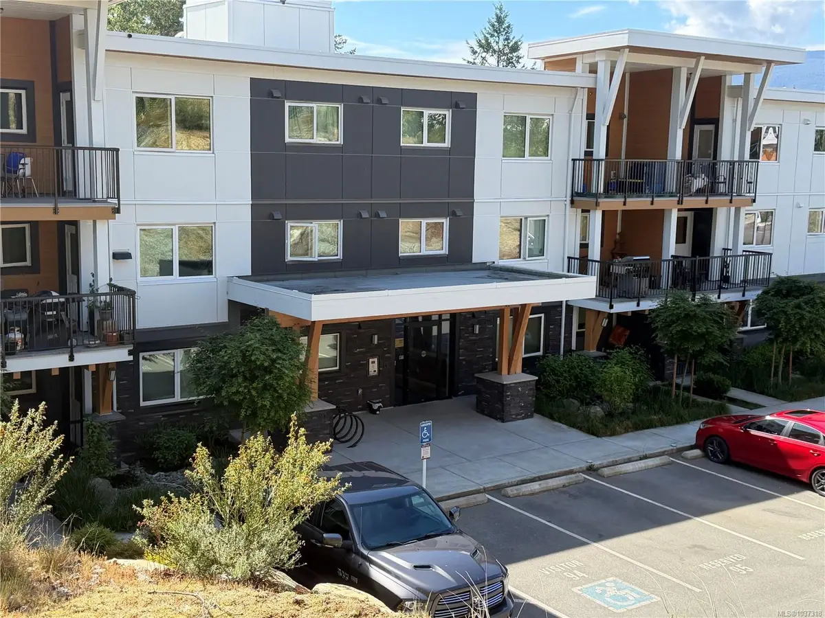 4820 Cedar Ridge Pl # 209, Nanaimo BC V9T 0M7