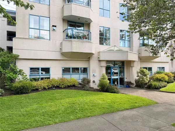 1063 Southgate St # 408, Victoria BC V8R 1C8