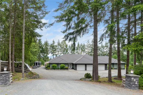 685 Wildgreen Way, Parksville BC V9P 0A5 - 6 bed, 3 bath property for sale in Parksville
