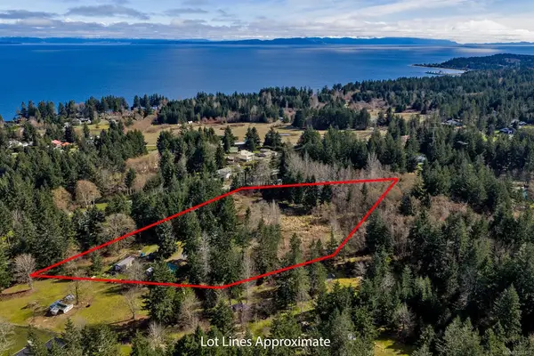 2187 May Rd, Courtenay BC V9J 1X7 - 4 bed, 3 bath property for sale in Courtenay
