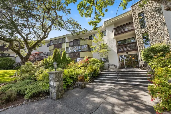 210-3962 Cedar Hill Rd, Saanich BC V8N 3B8 - 2 bed, 2 bath property for sale in Saanich