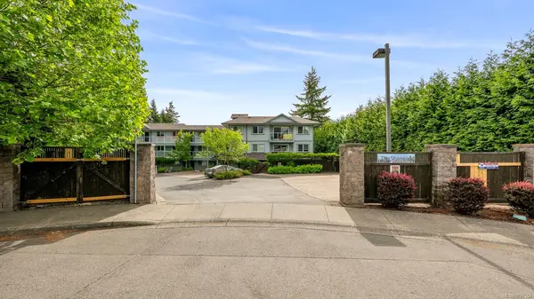 840 Shamrock Pl #302, Comox BC V9M 4G4 - 2 bed, 1 bath property for sale in Comox