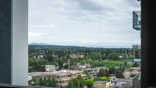 777 Herald St # 1707, Victoria BC V8T 0C7