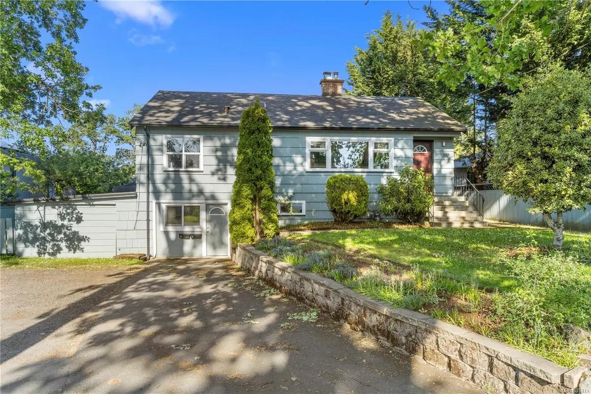 3959 Cedar Hill Cross Rd, Saanich BC V8P 2N8
