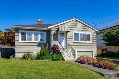 855 Linkleas Ave, Oak Bay BC V8S 5C4