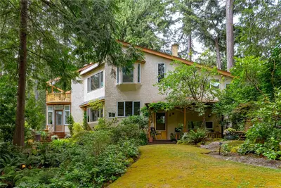 3293 McGuire Way, Nanaimo BC V9G 1C4