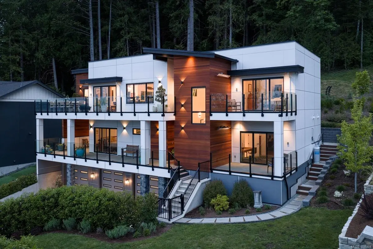 10900 Greenpark Dr, North Saanich BC V8L 0C8