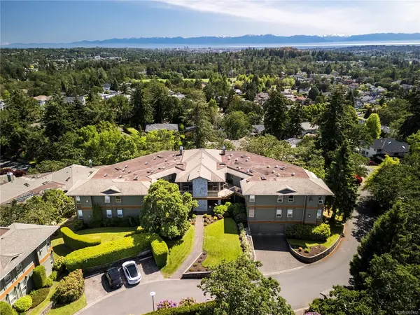 4305 Maltwood Lane #3, Saanich BC V8X 5G9