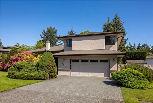 1986 Wenman Dr, Saanich BC V8N 2P8