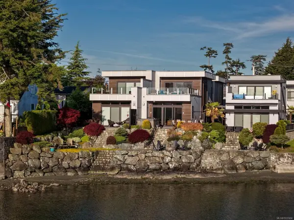 10303 Resthaven Dr, Sidney BC V8L 3H2 - 3 bed, 4 bath property for sale in Sidney
