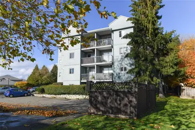 1050 Braidwood Rd # 409, Courtenay BC V9N 3R9