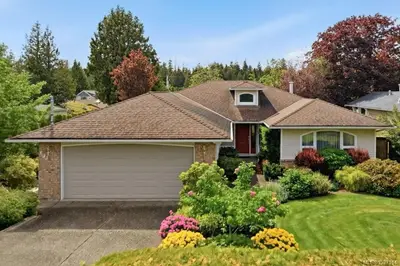 533 Aspen Ave, Qualicum Beach BC V9K 1A6