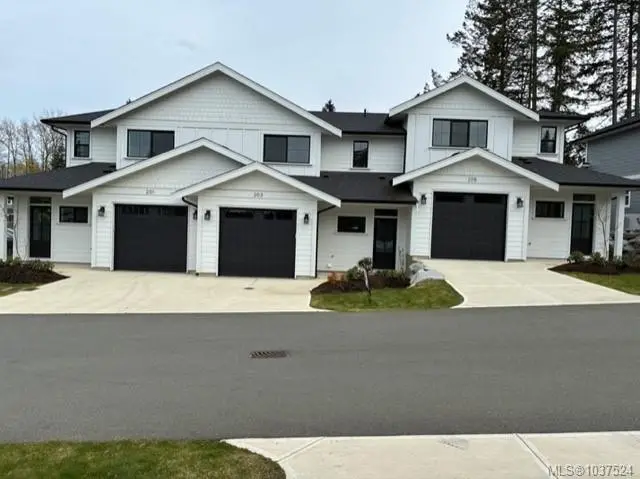 2580 Brookfield Dr #205, Courtenay BC V9N 0J8