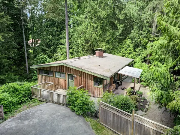 300 Walkers Hook Rd, Salt Spring BC V8K 1N7 - 5 bed, 3 bath property for sale in Salt Spring