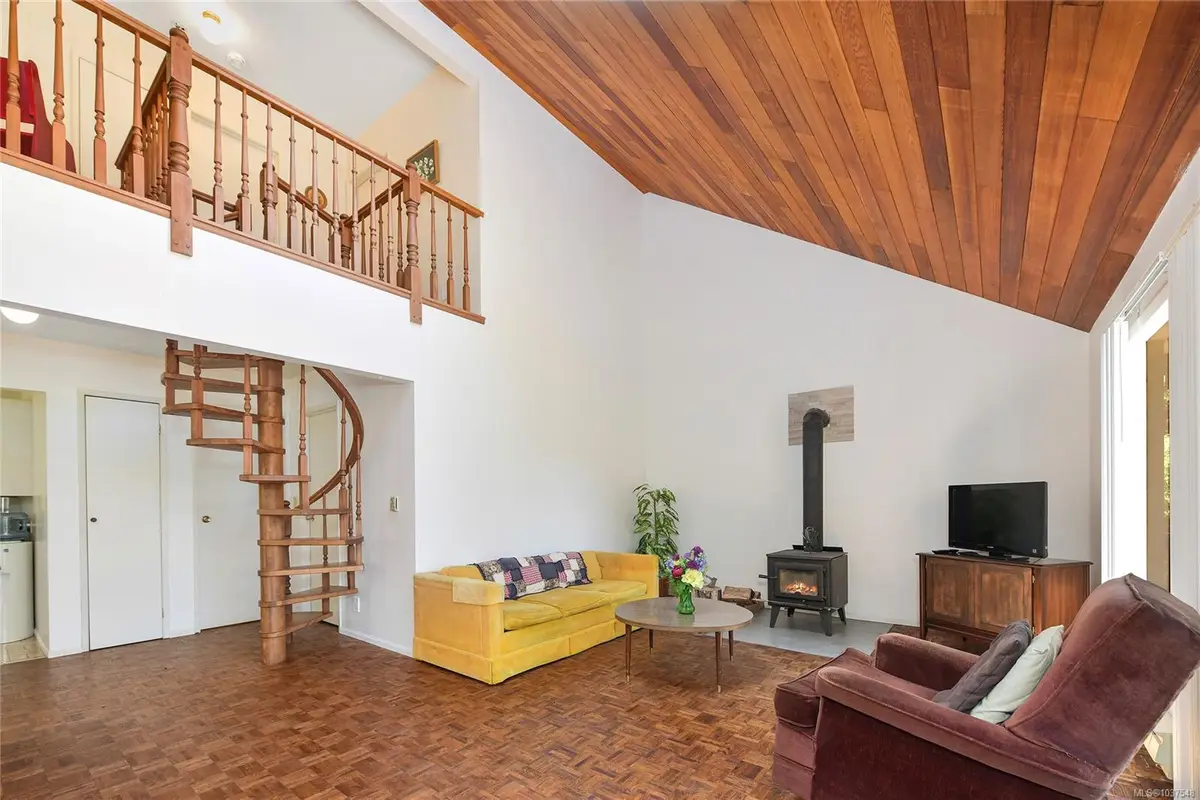 177 Spinnaker Dr, Mayne Island BC V0N 2J2