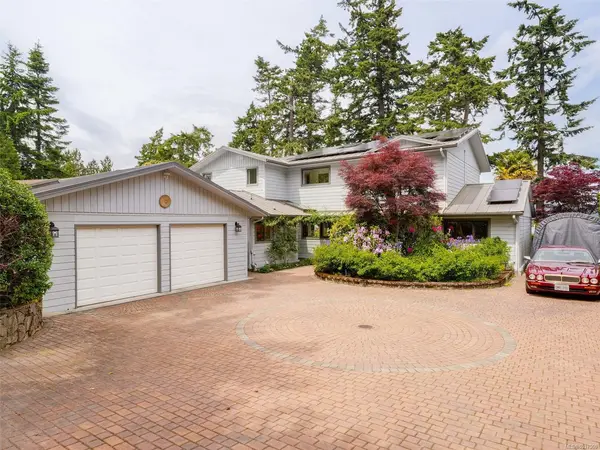 11657 Jupata Way, North Saanich BC V8L 5K1 - 4 bed, 4.0 bath in North Saanich