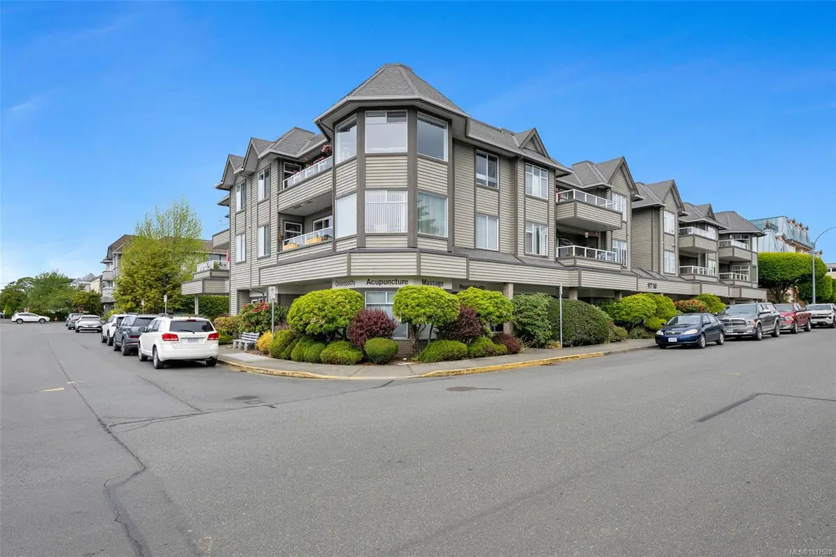 9710 Second St #204, Sidney BC V8L 3C4