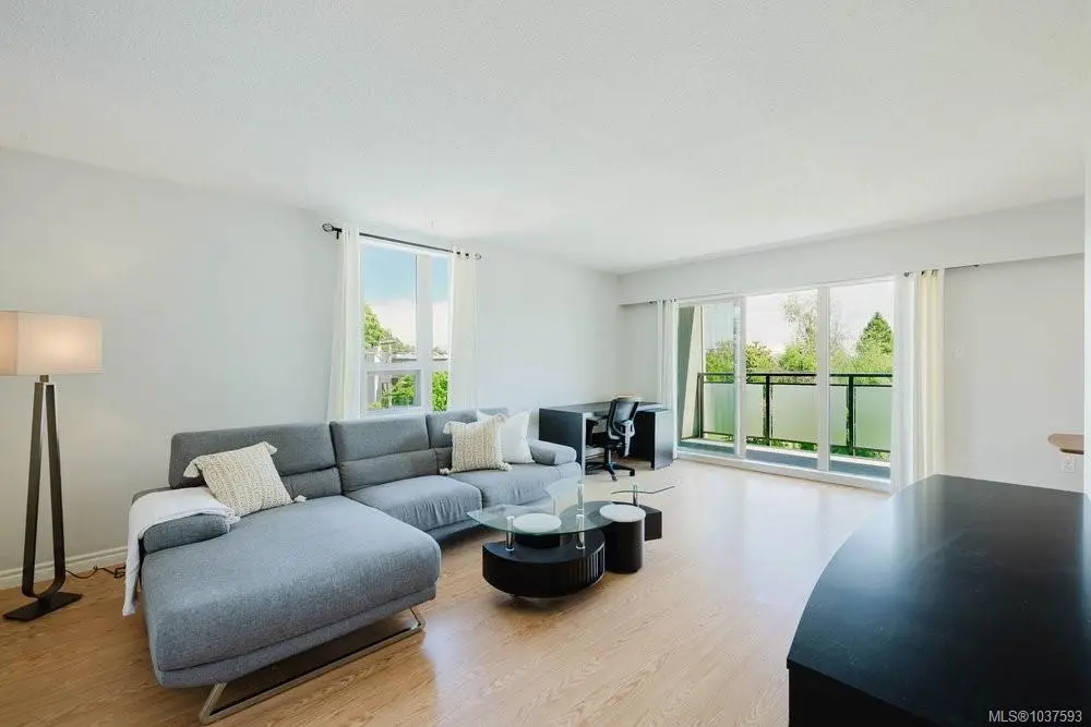 1545 Pandora Ave #306, Victoria BC V8R 6R1