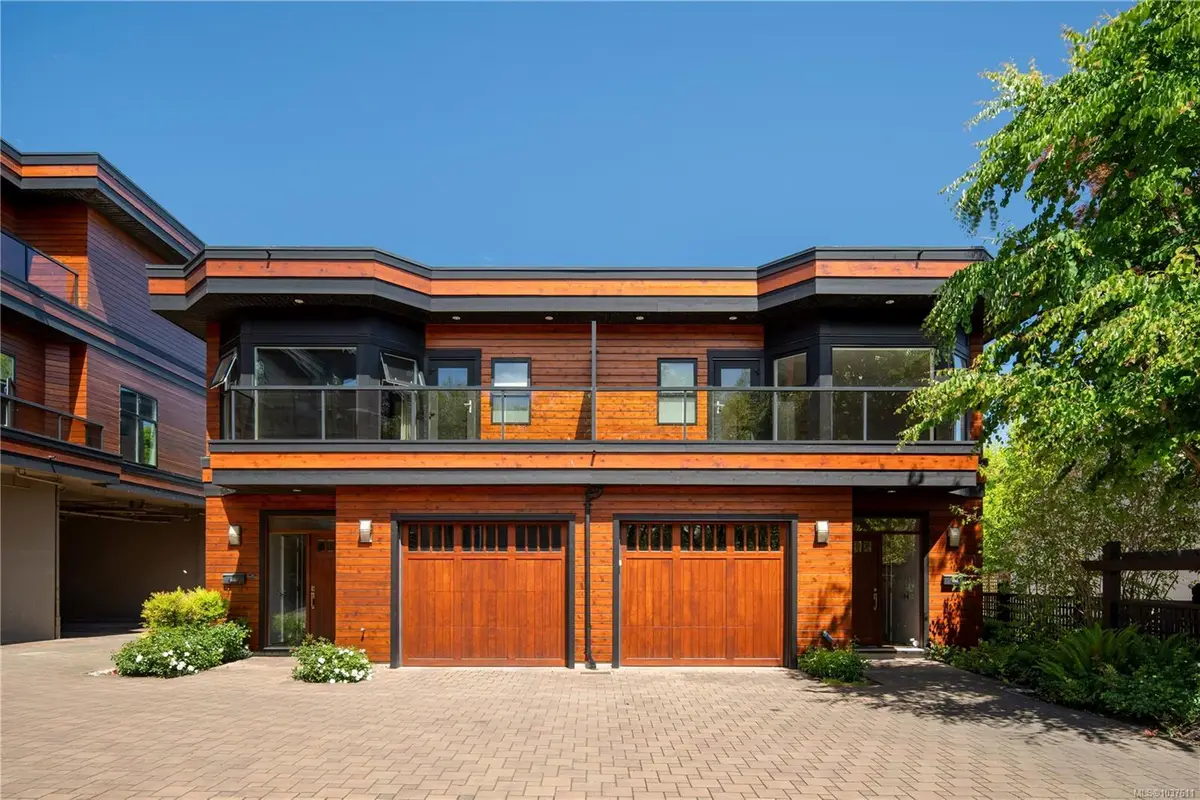 2591 Penrhyn St #TH2, Saanich BC V8N 1G4