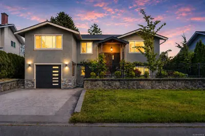 4425 Torrington Rd, Saanich BC V8N 4N8