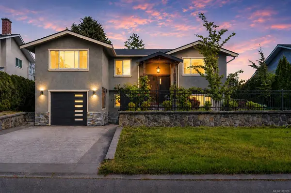 4425 Torrington Rd, Saanich BC V8N 4N8