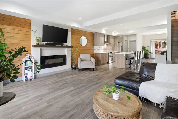 687 Strandlund Ave # 103, Langford BC V9B 3G2