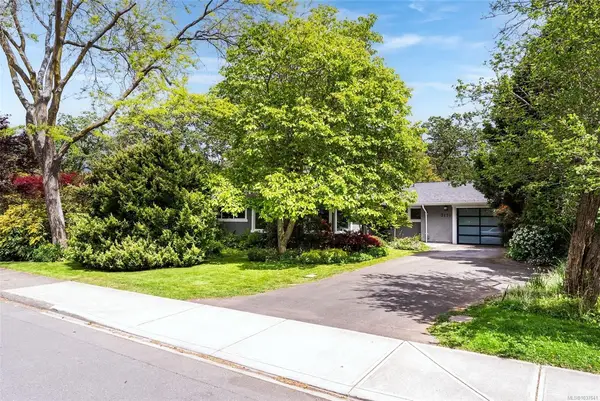 3171 Henderson Rd, Oak Bay BC V8P 5A3